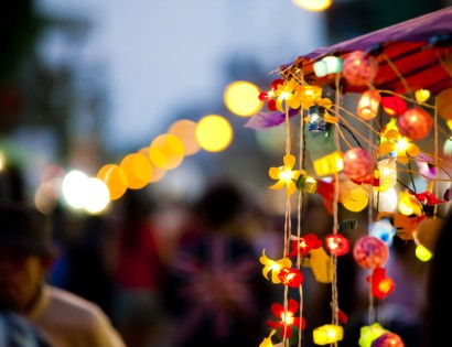 fairy-lights-at-chiang-mai-s-night-market-thailan-2024-09-18-16-16-39-utc (1)